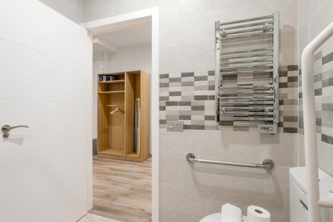 1 Bedroom 1 Bathroom Furnished - Justicia - Cozy - Mintystay Madrid Eksteriør bilde
